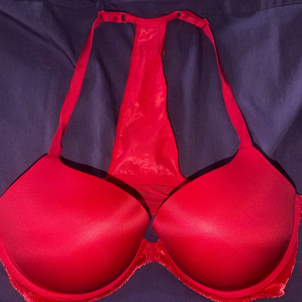 Used Victoria secrets very sexy push up bra 36dd
